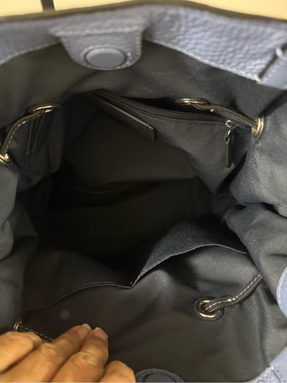 Horse & Carriage Coach Blue Pebbled Leather bucket Tote! Like New!! - Picture 5 of 6